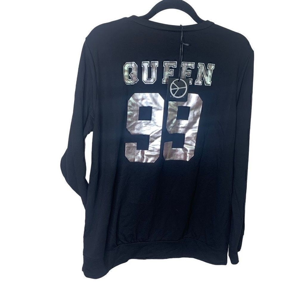 NEW Queen 99 Crewneck Sweatshirt with Pocket in Front. Soft Material Size XL Hip
